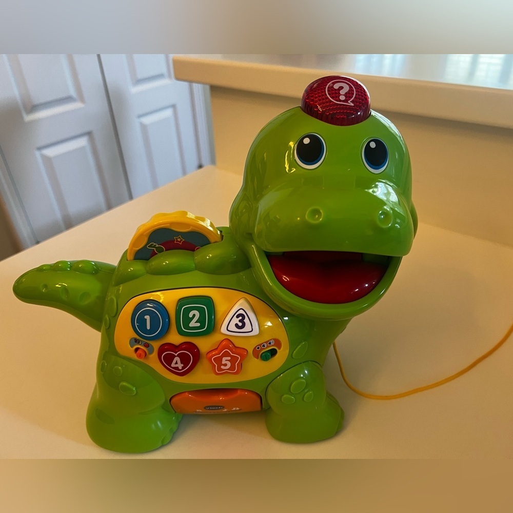 V-TECH COUNT & CHOMP DINO COUNTING FOOD COLORS, SHAPES AND SOUNDS